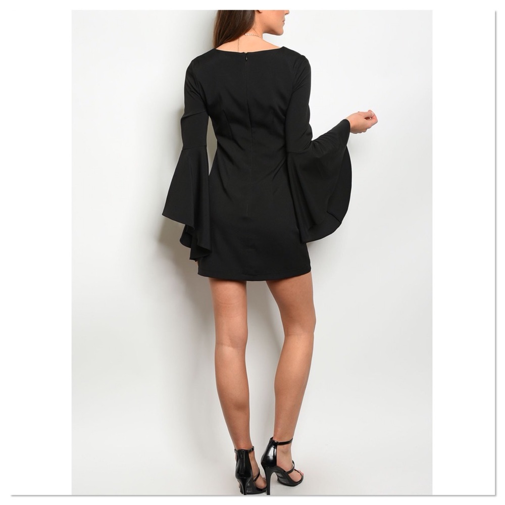 Sexy Black Bell Sleeve Shift Dress - Picture 4 of 4